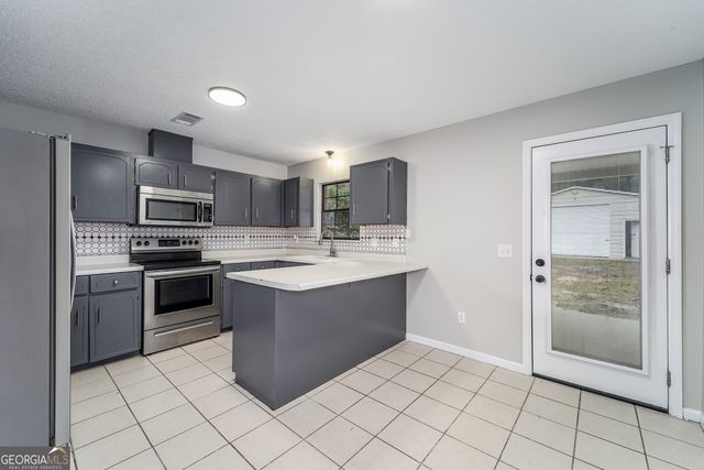 565 Killingsworth Road, Jesup, GA 31545