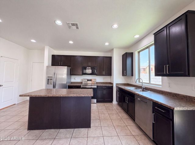 7730 W GILES Road, Phoenix, AZ 85035