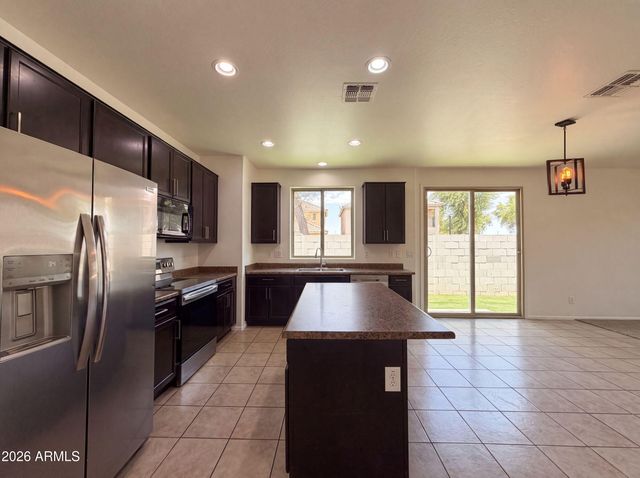 7730 W GILES Road, Phoenix, AZ 85035