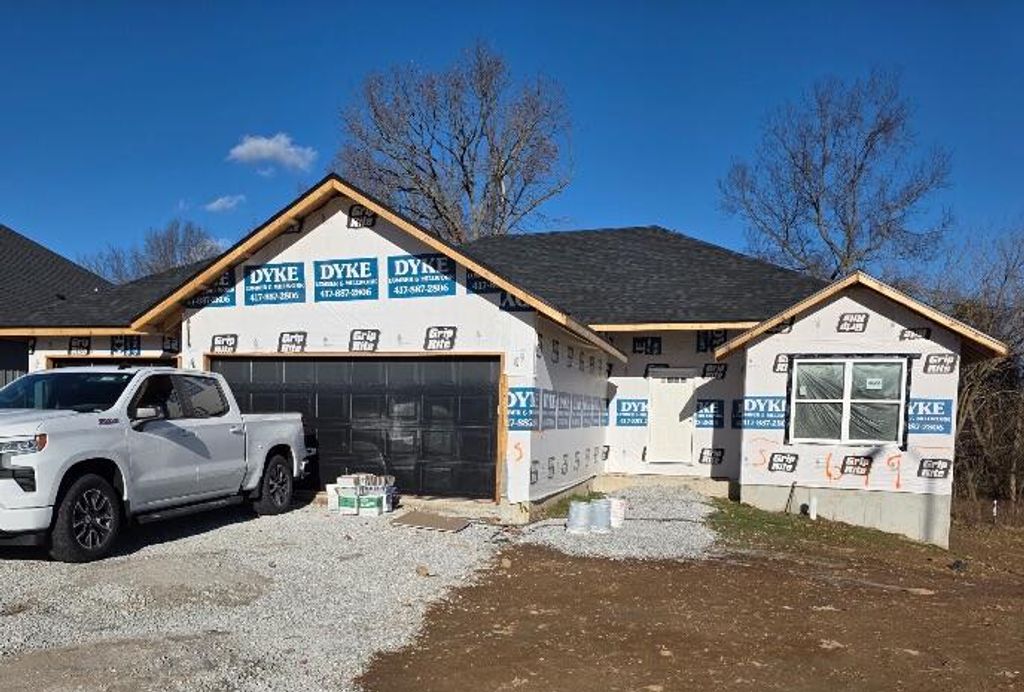 649 W Arbor Glenn Drive, Nixa, MO 65714