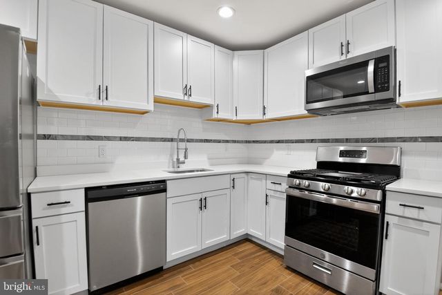 240 N LOMBARD ST, Wilmington, DE 19801