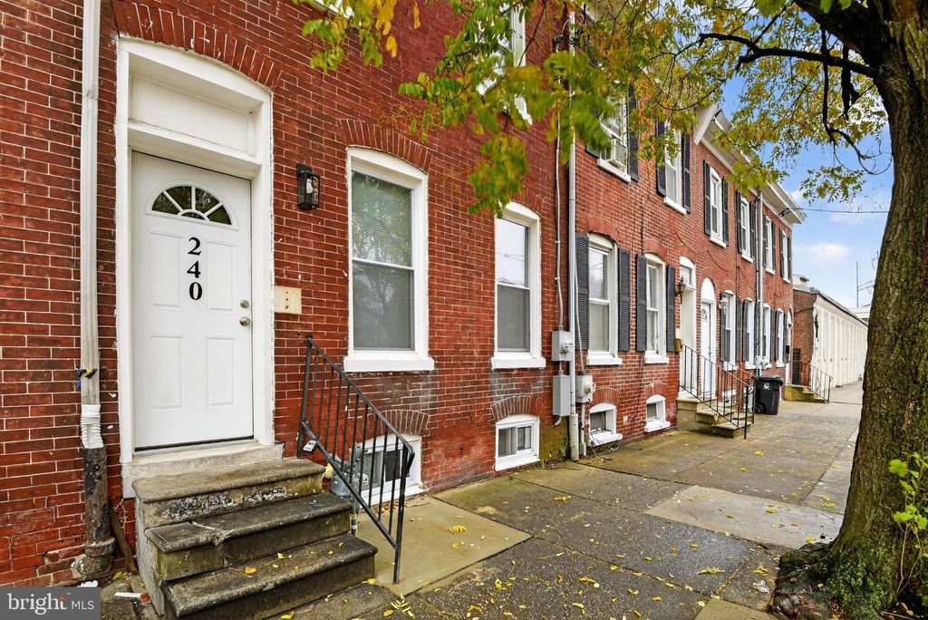 240 N LOMBARD ST, Wilmington, DE 19801