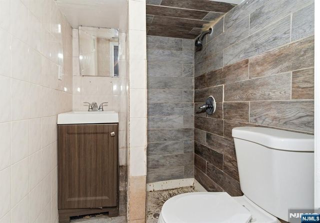 176C Parker Street, Newark, NJ 07104
