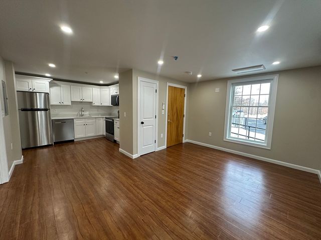 64 Holten St. 105, Danvers, MA 01923