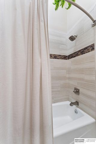 15317 Lafayette Avenue, Omaha, NE 68154