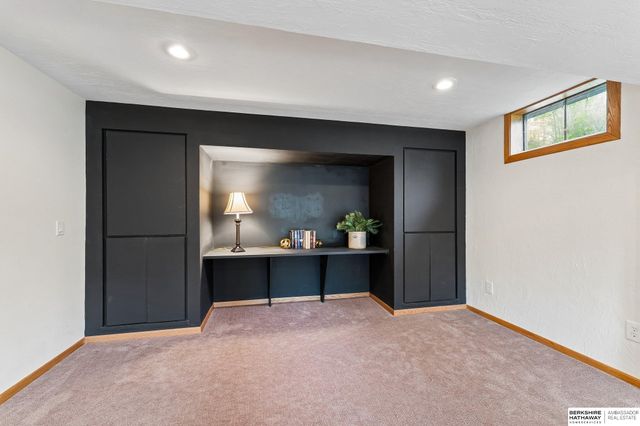 15317 Lafayette Avenue, Omaha, NE 68154