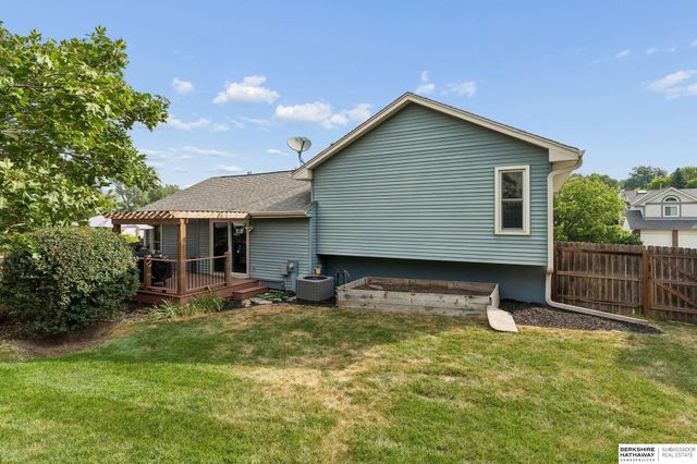 15317 Lafayette Avenue, Omaha, NE 68154