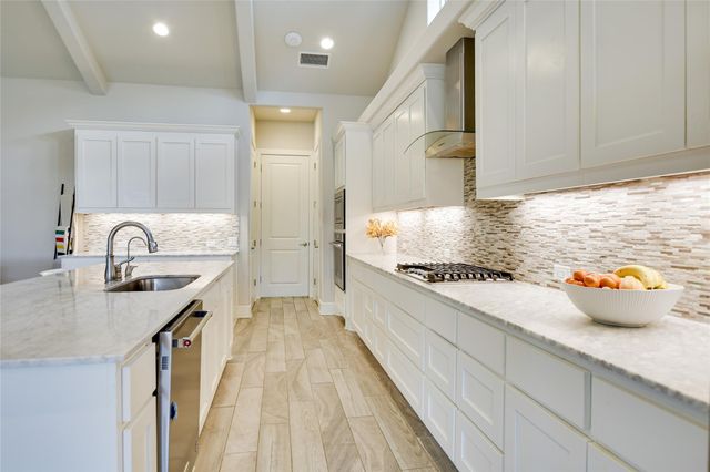 949 Indian Hawthorne DR, Georgetown, TX 78628