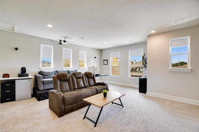 949 Indian Hawthorne DR, Georgetown, TX 78628