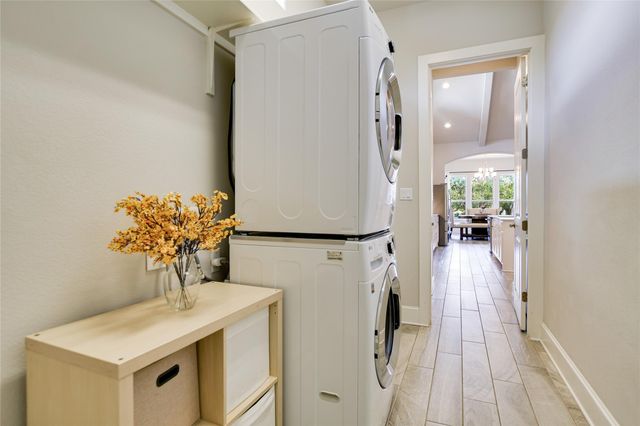 949 Indian Hawthorne DR, Georgetown, TX 78628