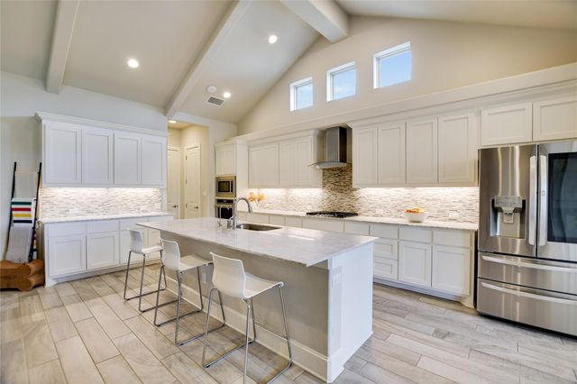 949 Indian Hawthorne DR, Georgetown, TX 78628