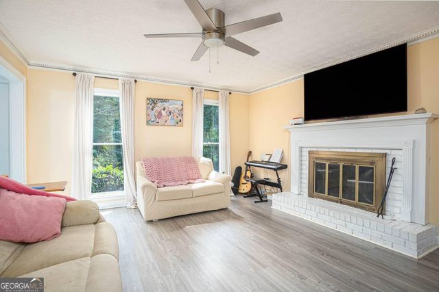 3170 Pine Cove Court SW, Lilburn, GA 30047