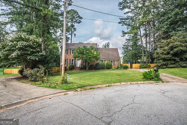 3170 Pine Cove Court SW, Lilburn, GA 30047