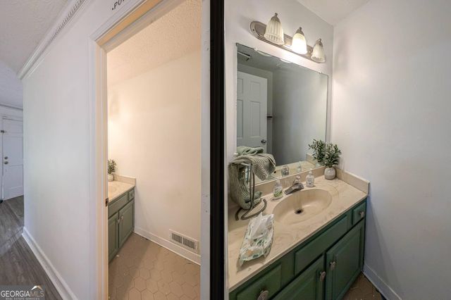 3170 Pine Cove Court SW, Lilburn, GA 30047
