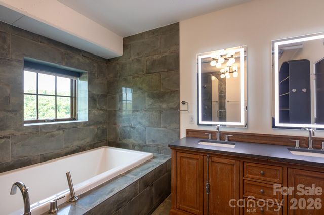 715 N Graham Street 201, Charlotte, NC 28202