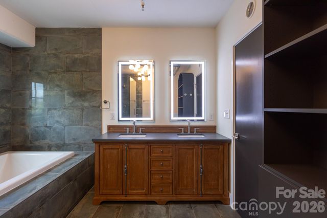 715 N Graham Street 201, Charlotte, NC 28202