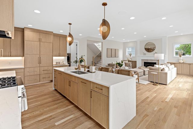 6100 Abbott Avenue S, Edina, MN 55410