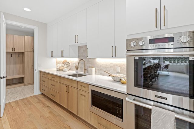 6100 Abbott Avenue S, Edina, MN 55410