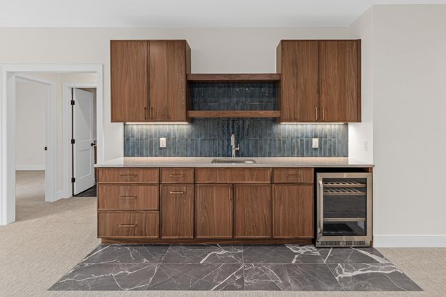 6100 Abbott Avenue S, Edina, MN 55410