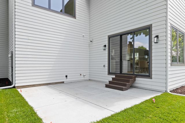 6100 Abbott Avenue S, Edina, MN 55410