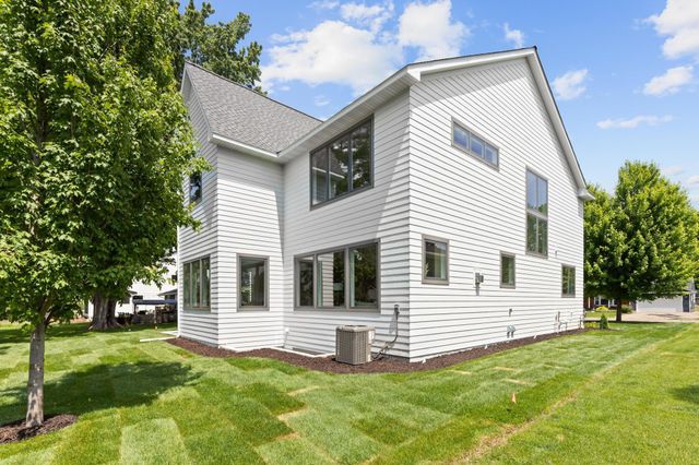 6100 Abbott Avenue S, Edina, MN 55410