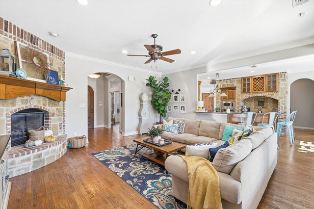 1149 Whisper Willows Drive, Fort Worth, TX 76052