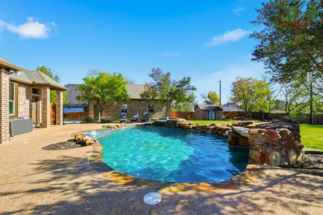 1149 Whisper Willows Drive, Fort Worth, TX 76052