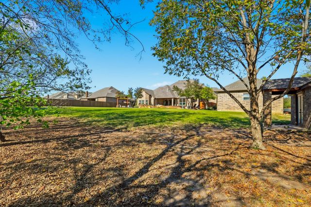 1149 Whisper Willows Drive, Fort Worth, TX 76052