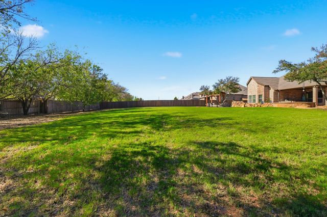 1149 Whisper Willows Drive, Fort Worth, TX 76052