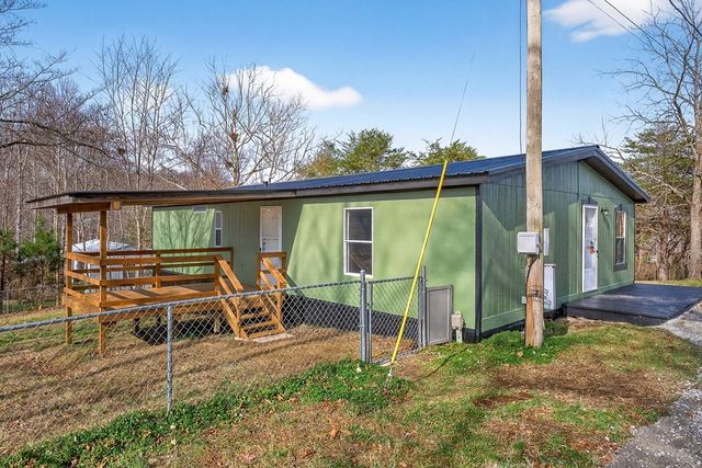 3010 Oakdale Dr, Cookeville, TN 38501