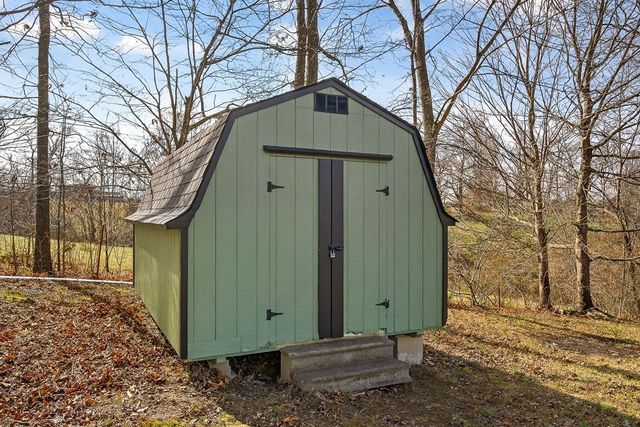 3010 Oakdale Dr, Cookeville, TN 38501