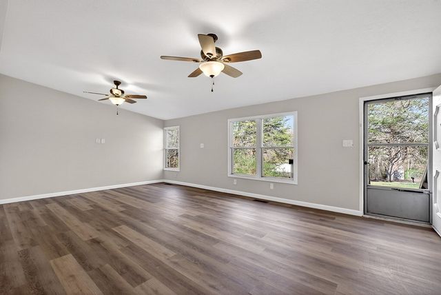 3010 Oakdale Dr, Cookeville, TN 38501