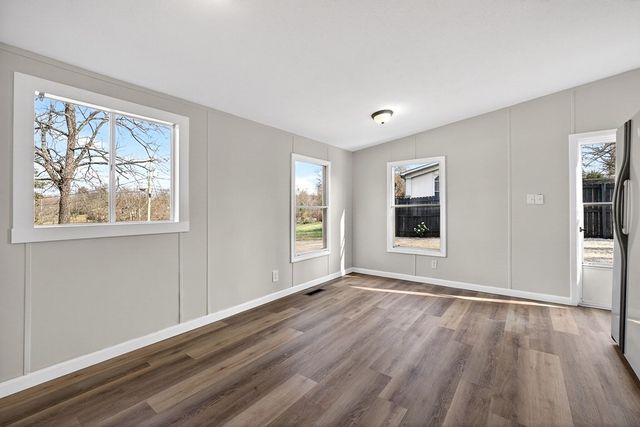 3010 Oakdale Dr, Cookeville, TN 38501