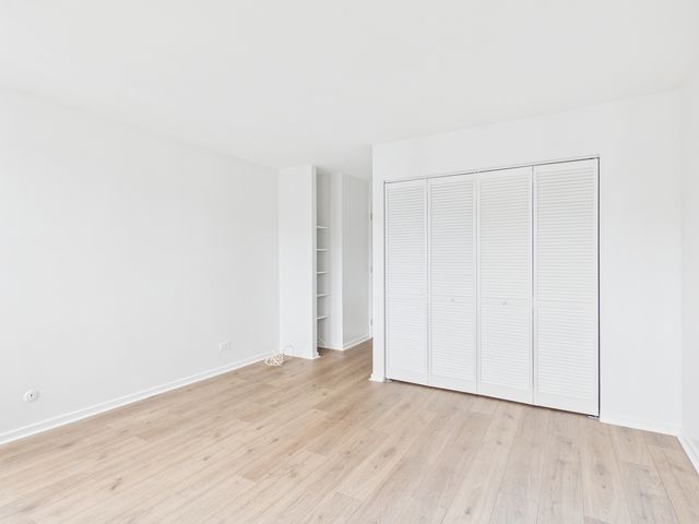 1230 N State Parkway 18D, Chicago, IL 60610