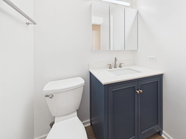 1230 N State Parkway 18D, Chicago, IL 60610