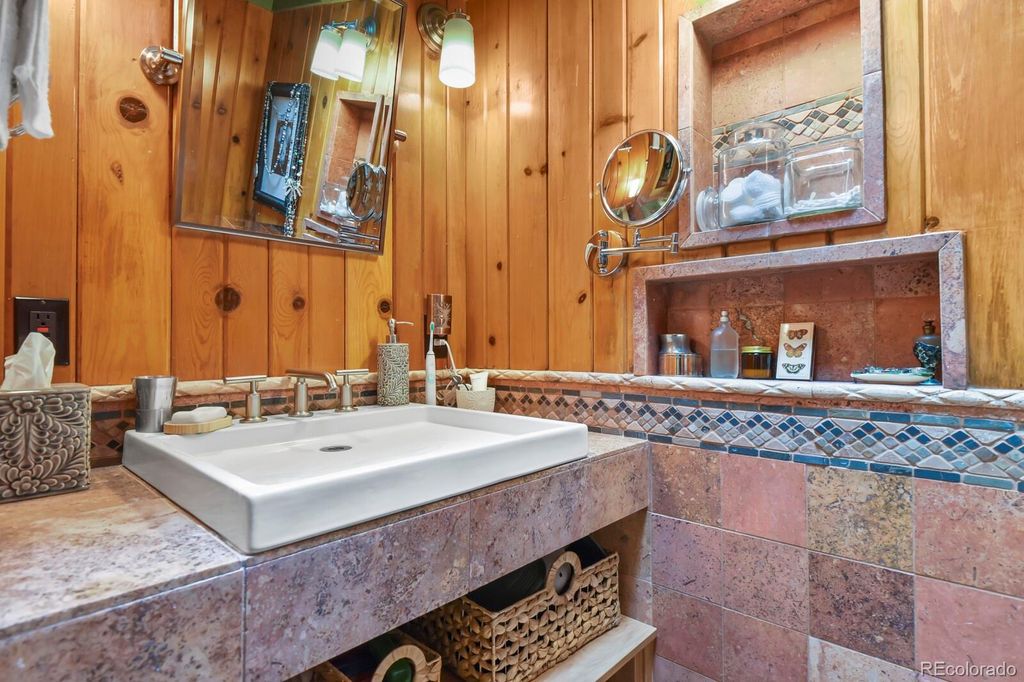 Image 28 of property listing at 2005 Ridgeway Avenue, Colorado Springs, CO 80906