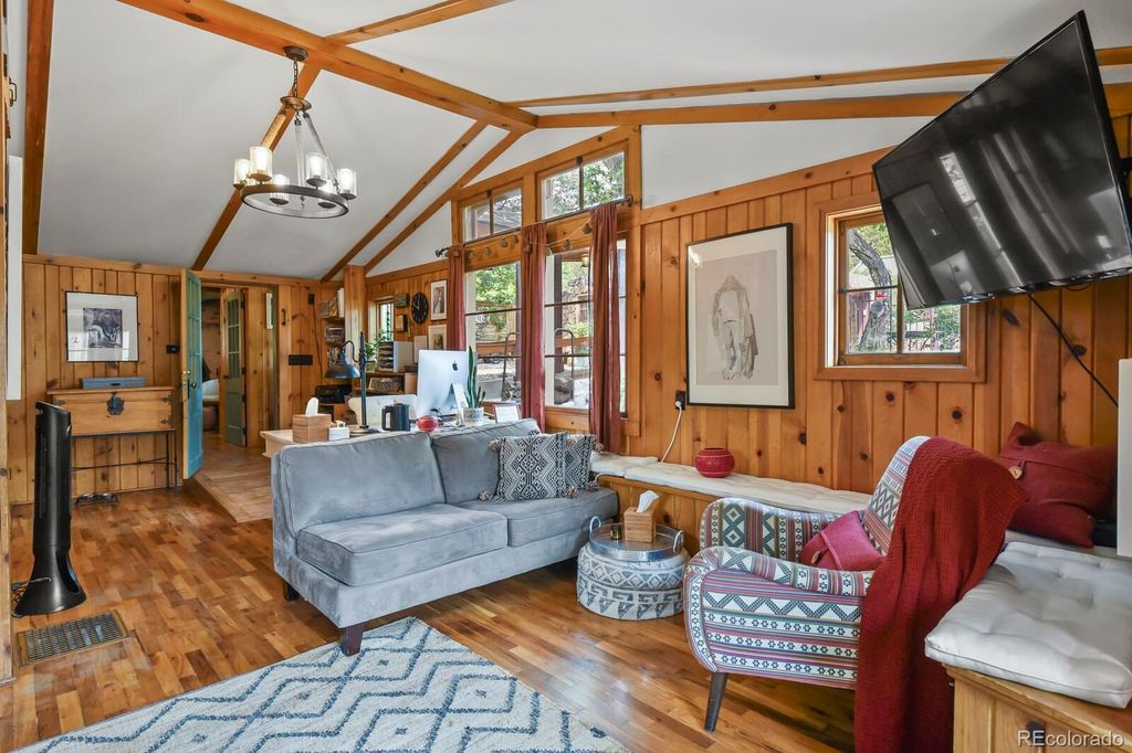 Image 37 of property listing at 2005 Ridgeway Avenue, Colorado Springs, CO 80906