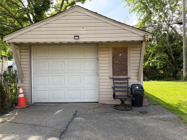 7313 Stout Street, Detroit, MI 48228