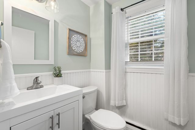 27 Mount Pleasant Ave, Holbrook, MA 02343