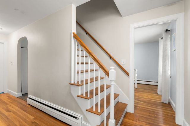 27 Mount Pleasant Ave, Holbrook, MA 02343