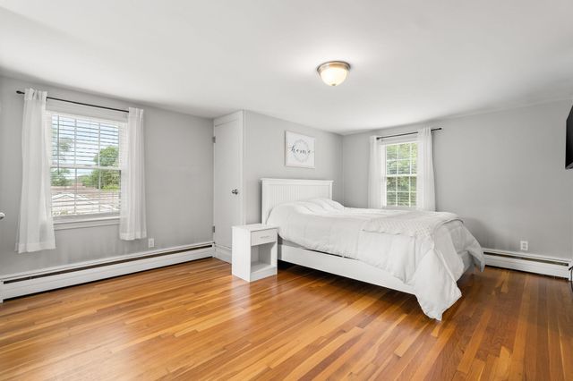 27 Mount Pleasant Ave, Holbrook, MA 02343