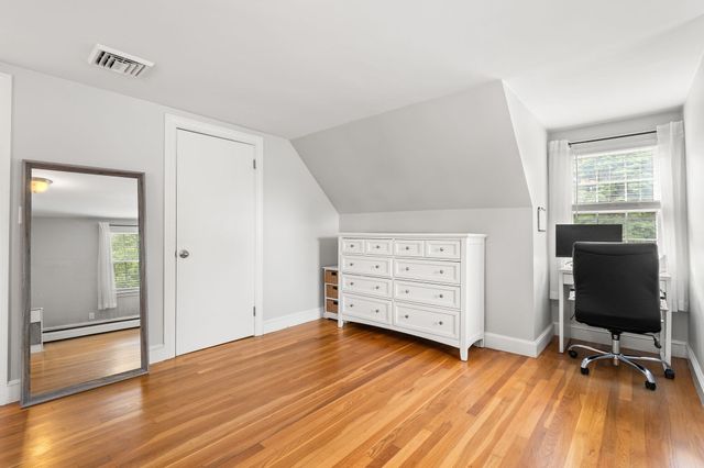 27 Mount Pleasant Ave, Holbrook, MA 02343