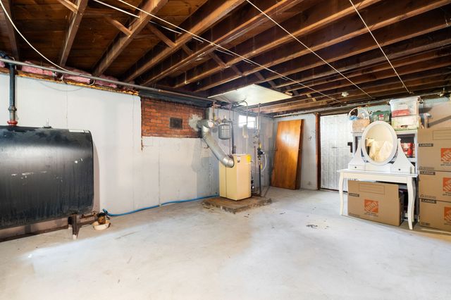 27 Mount Pleasant Ave, Holbrook, MA 02343