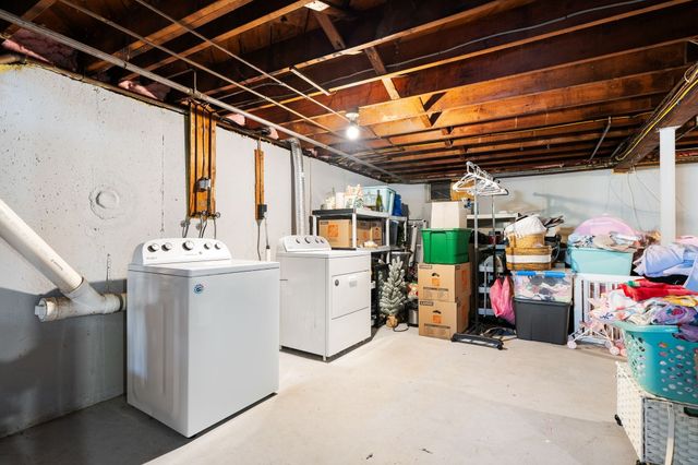 27 Mount Pleasant Ave, Holbrook, MA 02343