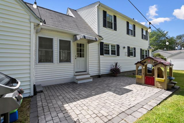 27 Mount Pleasant Ave, Holbrook, MA 02343