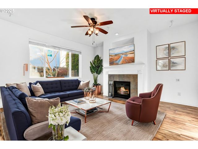 950 Sw 17TH Way, Troutdale, OR 97060