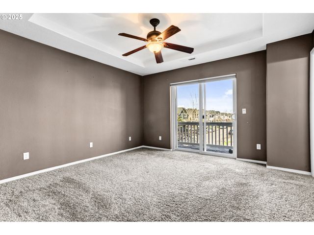 950 Sw 17TH Way, Troutdale, OR 97060