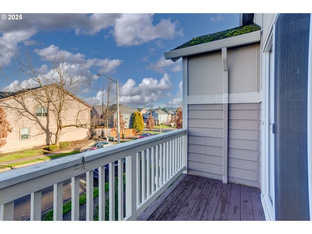 950 Sw 17TH Way, Troutdale, OR 97060