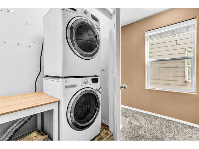 950 Sw 17TH Way, Troutdale, OR 97060