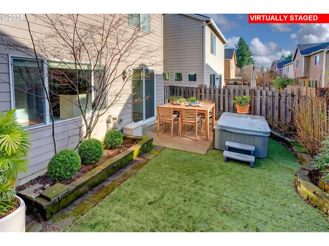 950 Sw 17TH Way, Troutdale, OR 97060